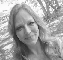 Julie Hallwas